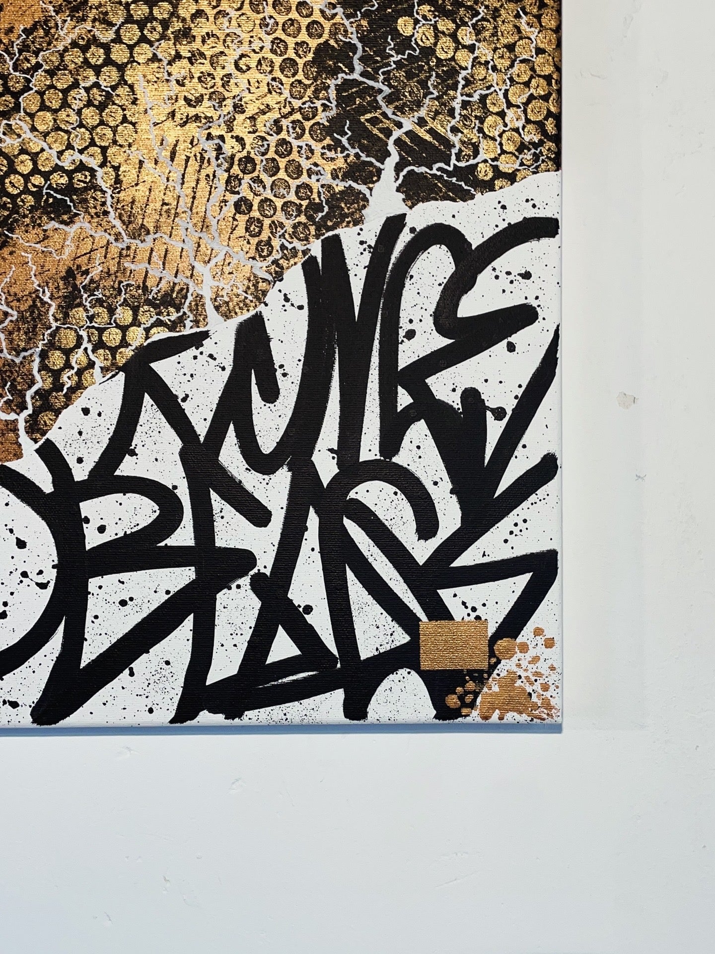 Bronze and Black 195€